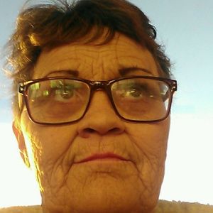 Meet your Posher, Leslie